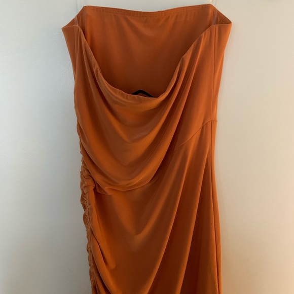 Dress - Picture 3 of 4